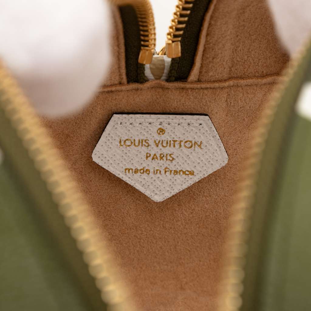 Louis Vuitton Monogram Giant Jungle Beach Pouch - Side view