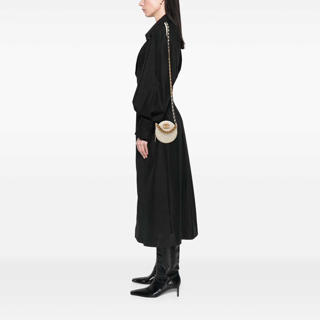 Chanel Quilted Goatskin 19 Round Clutch With Chain - Detail 2