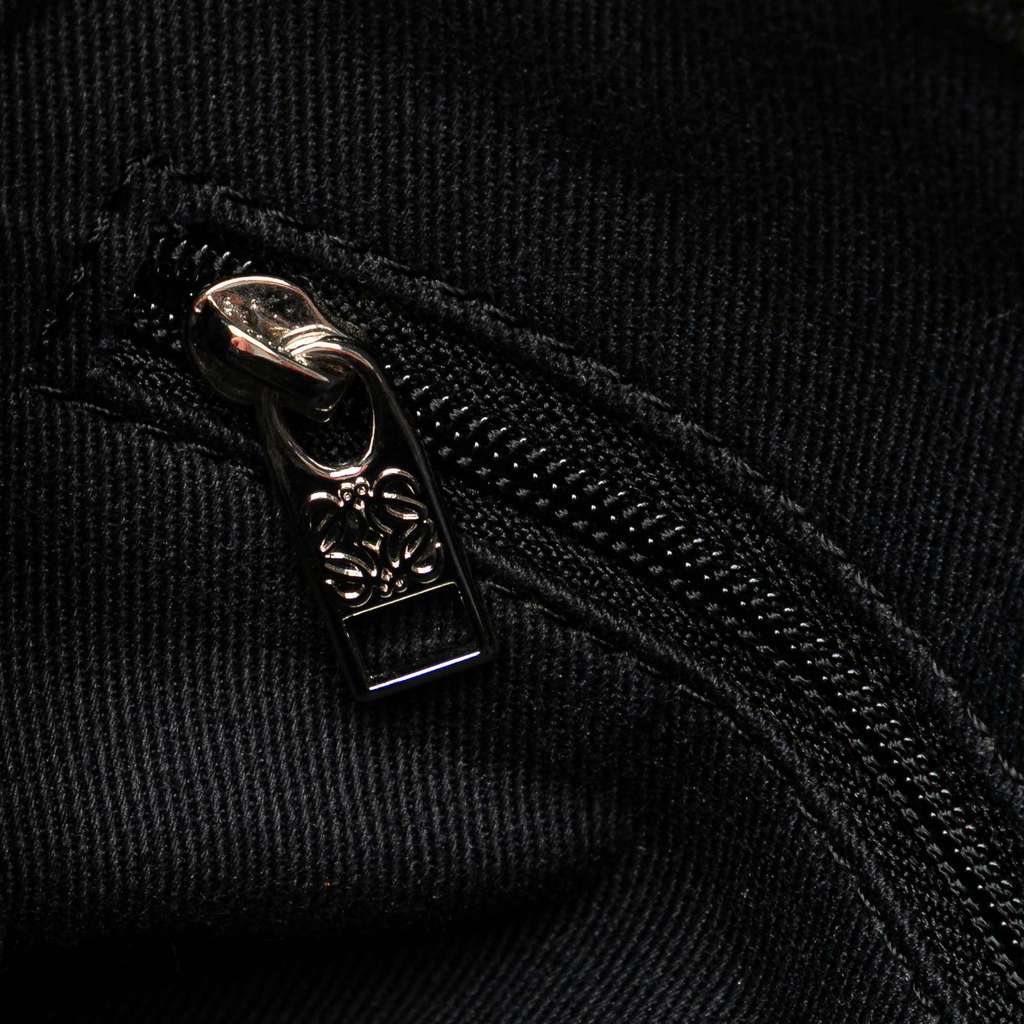 Loewe Anagram Canvas Tote - Detail 1