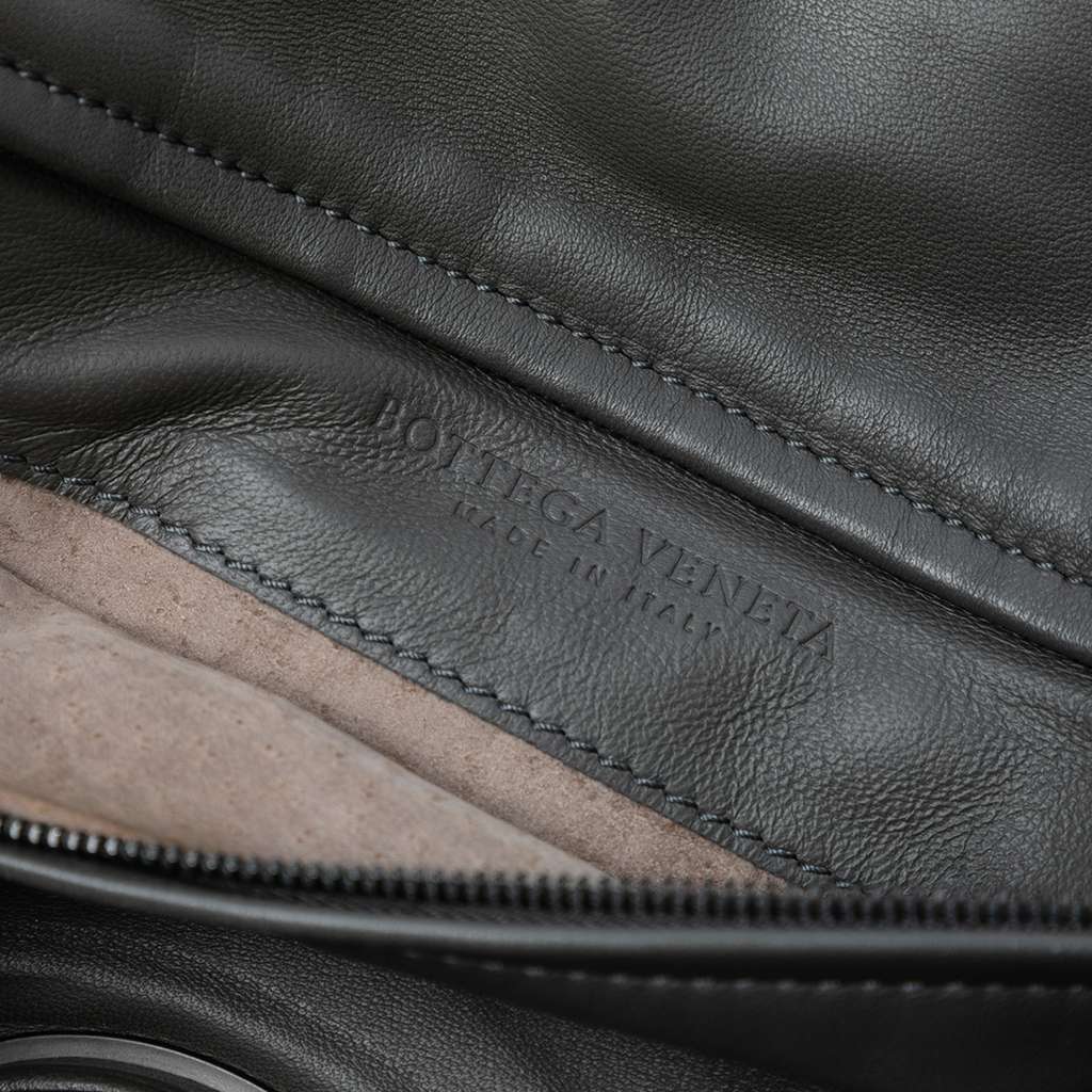 Bottega Veneta Nappa Intrecciato Turn Lock Clutch - Detail 1