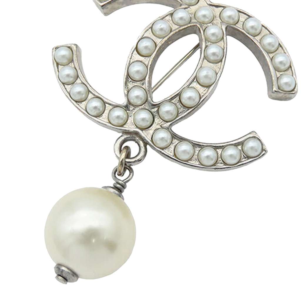 Chanel Silver Plated CC Faux Pearl Brooch - Detail 1