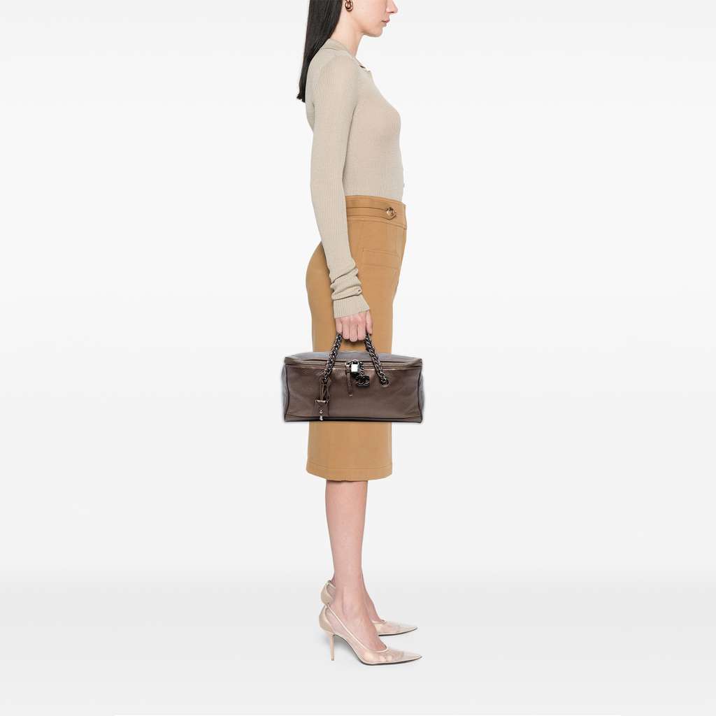 Chanel Large CC Luxe Ligne Bowler Handbag - Image 10