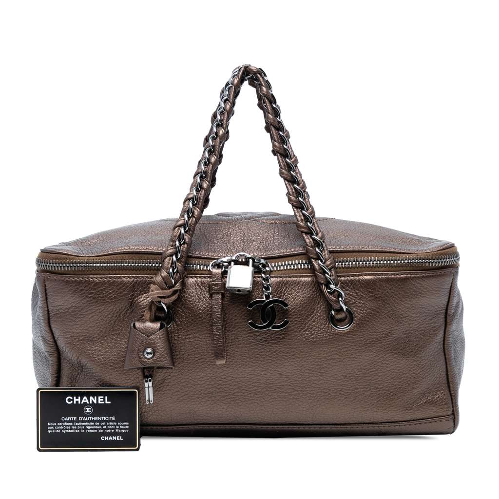 Chanel Large CC Luxe Ligne Bowler Handbag - Image 11