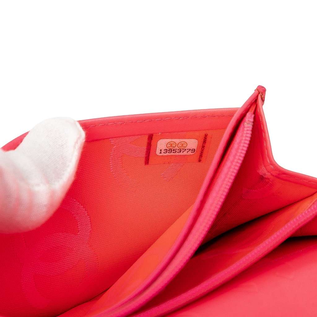 Chanel Quilted Lambskin Cambon Ligne Bifold Wallet - Detail 2