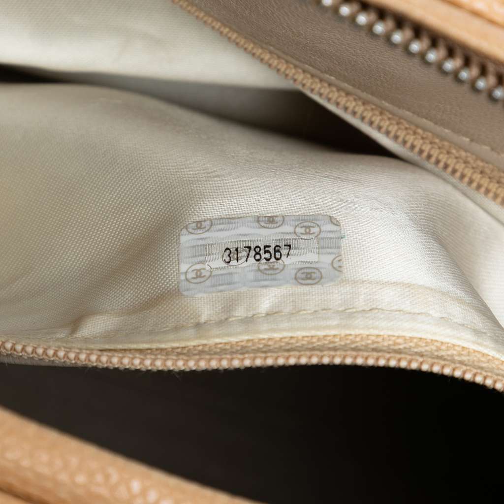 Chanel CC Quilted Caviar Camera Bag - Detail 1