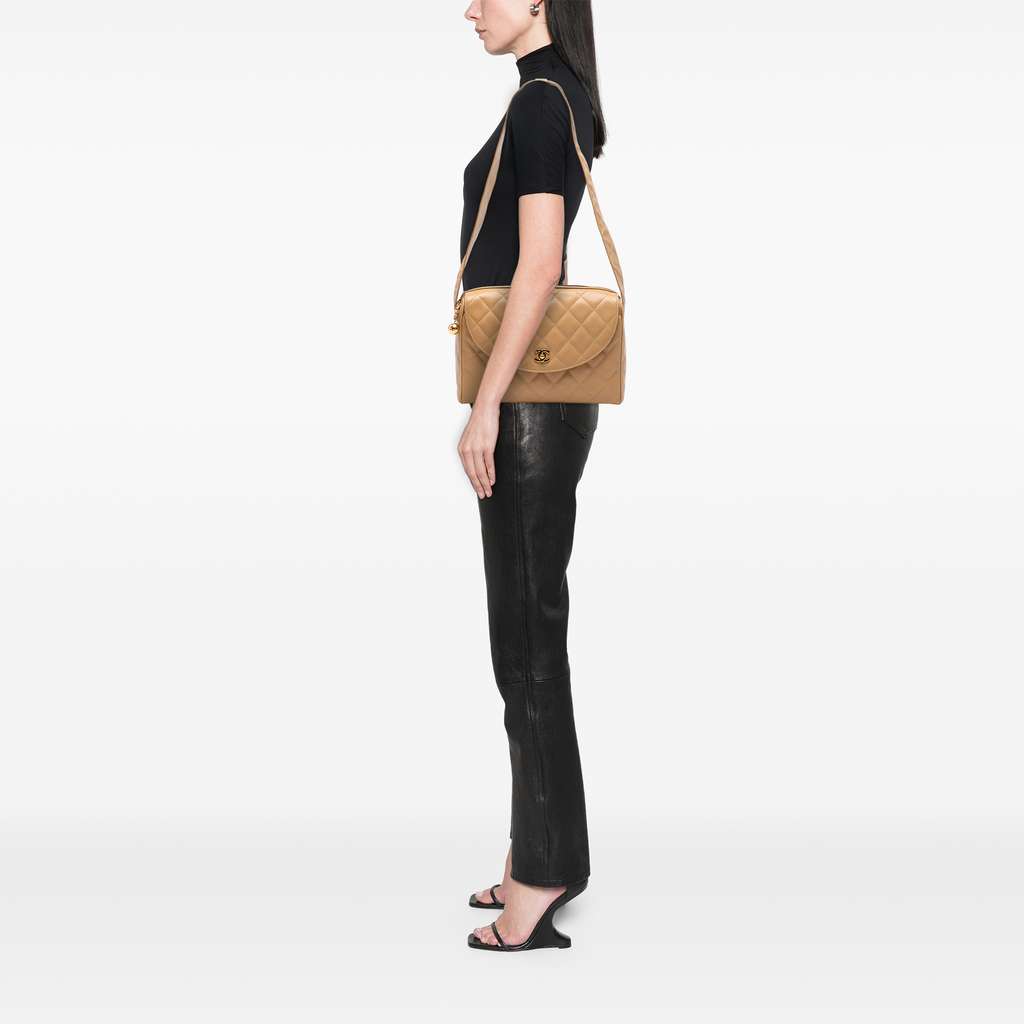 Chanel CC Quilted Caviar Camera Bag - Detail 2