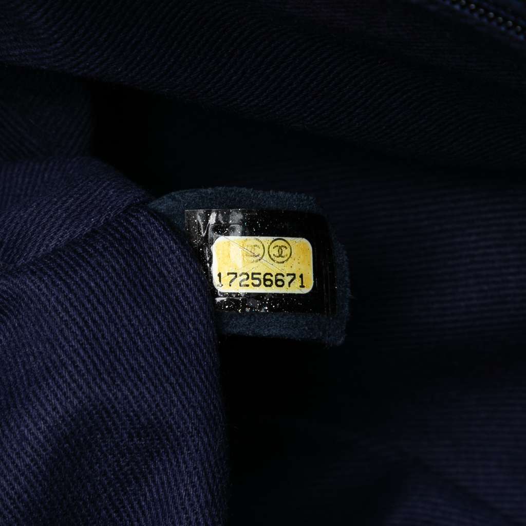 Chanel Large Quilted Iridescent Calfskin Shiva Flap - Detail 1