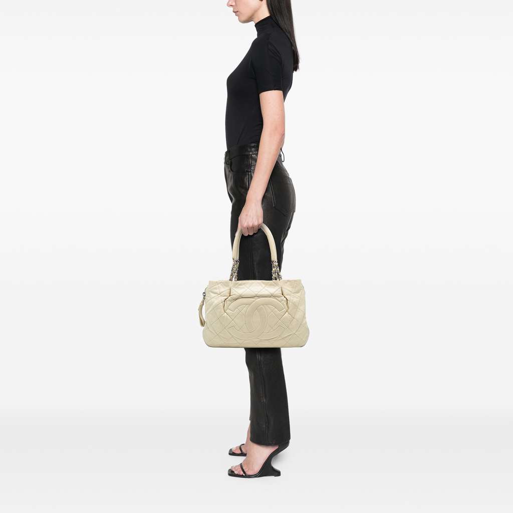 Chanel CC Quilted Caviar Expandable Tote - Detail 2