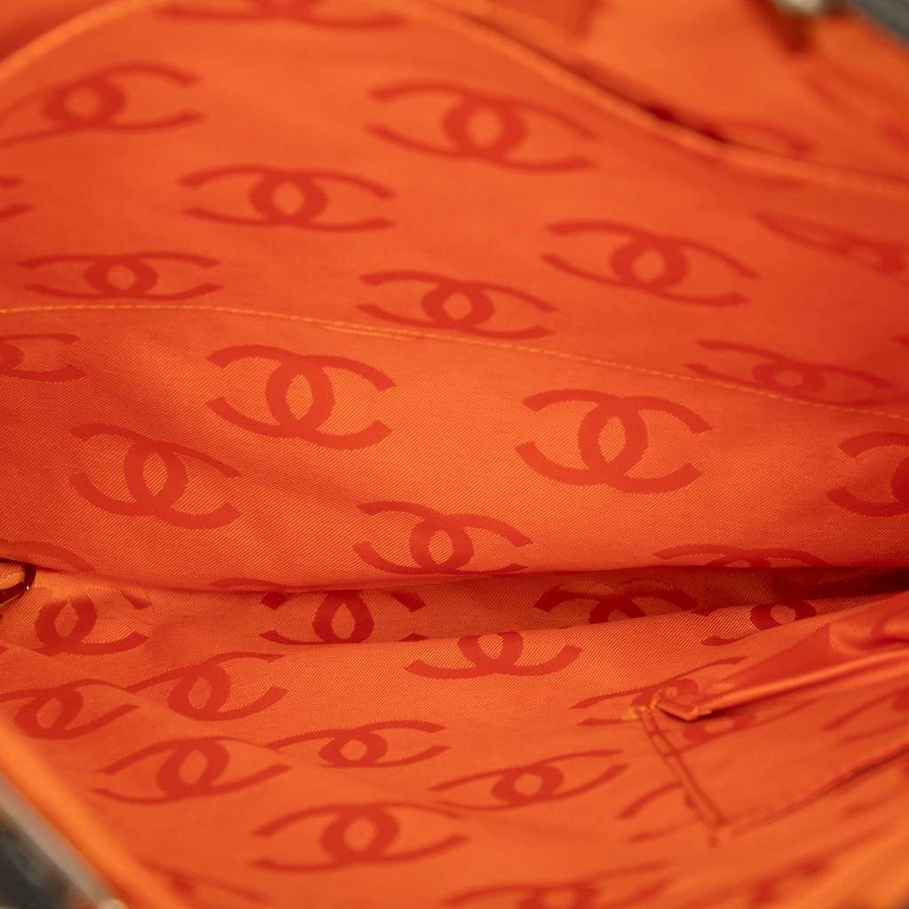 Chanel Quilted Lambskin Cambon Ligne Flat Tote - 4