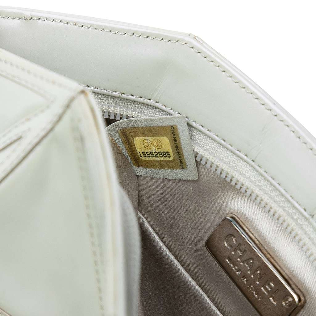 Chanel Pearlescent Lambskin Midnight Swim Wristlet Clutch - Detail 1