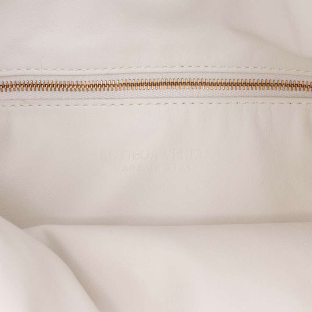 Bottega Veneta Small Calfskin Intrecciato Hop Hobo - Side view