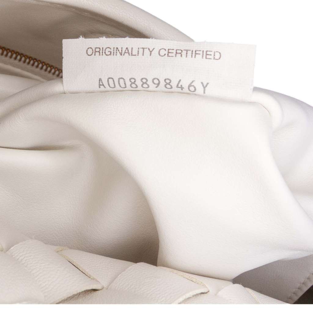 Bottega Veneta Small Calfskin Intrecciato Hop Hobo - Image 12