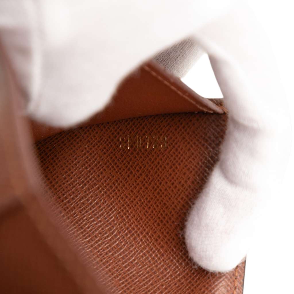 Louis Vuitton Monogram Victorine Wallet - Detail 2