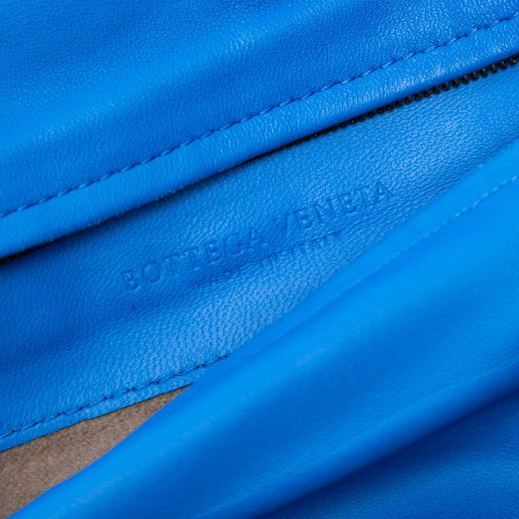 Bottega Veneta Nappa Intrecciato Turn Lock Clutch - Side view