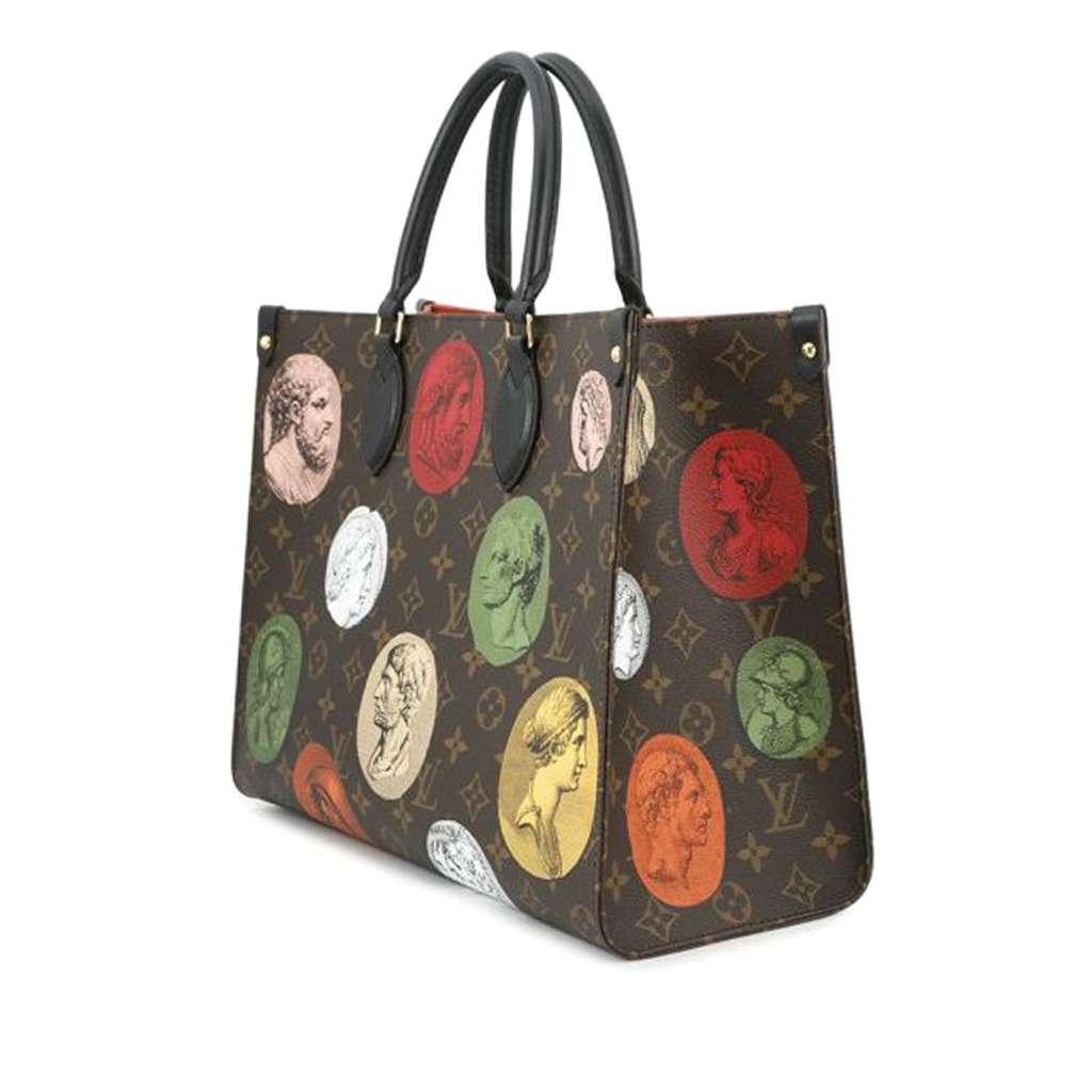 Louis Vuitton Monogram Cameo OnTheGo MM - Back view