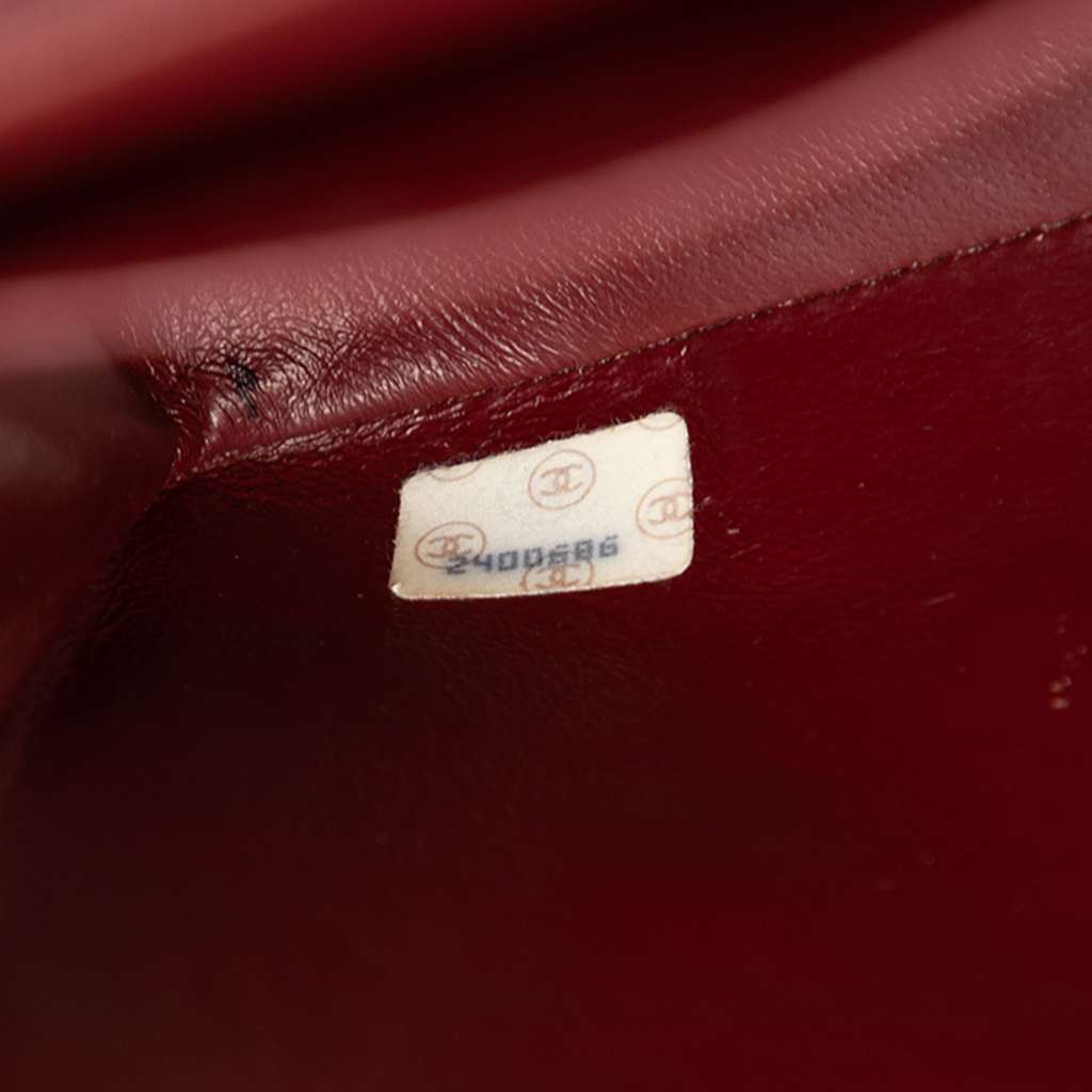 Chanel Maxi XL Classic Lambskin Single Flap - Detail 1