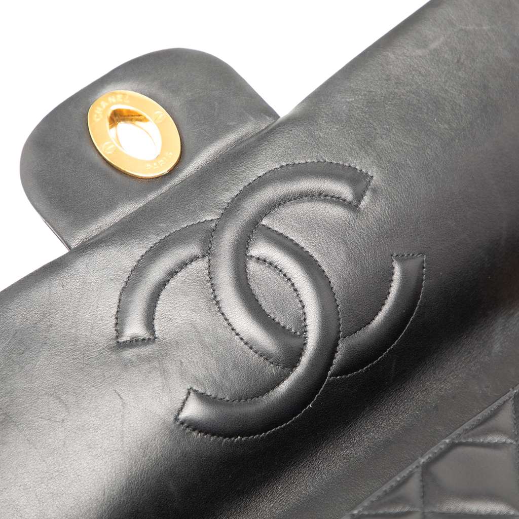 Chanel Maxi XL Classic Lambskin Single Flap - Detail 2