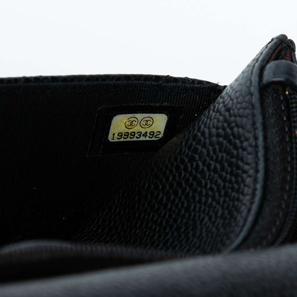 Chanel CC Quilted Caviar Wallet on Chain - Detail 1