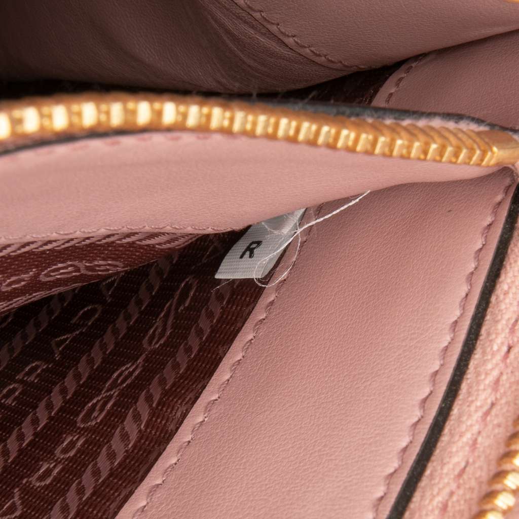 Prada Small Saffiano Cuir Monochrome Top Handle Tote - Detail 2