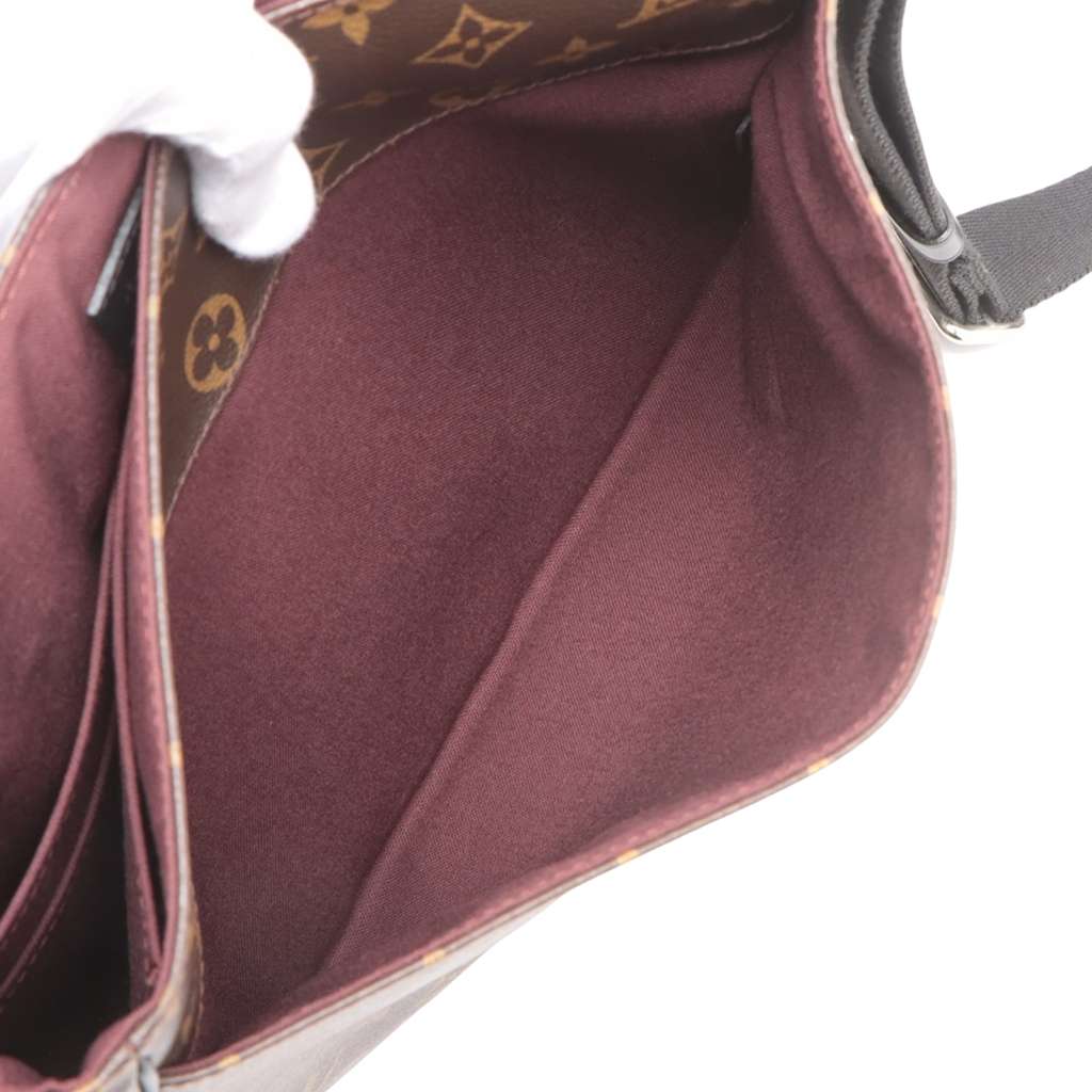 Louis Vuitton Monogram Macassar District MM - Detail 2