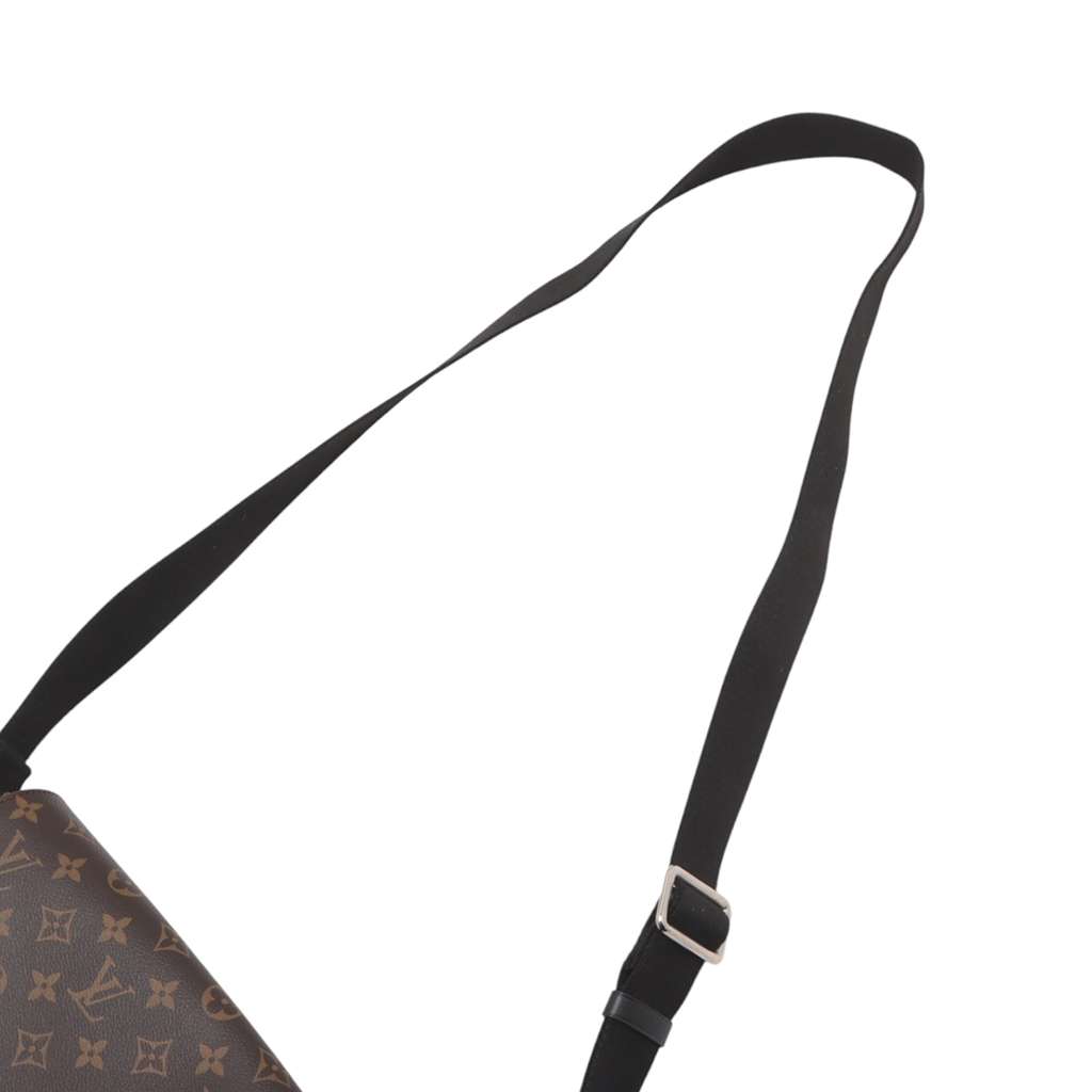Louis Vuitton Monogram Macassar District MM - Image 12