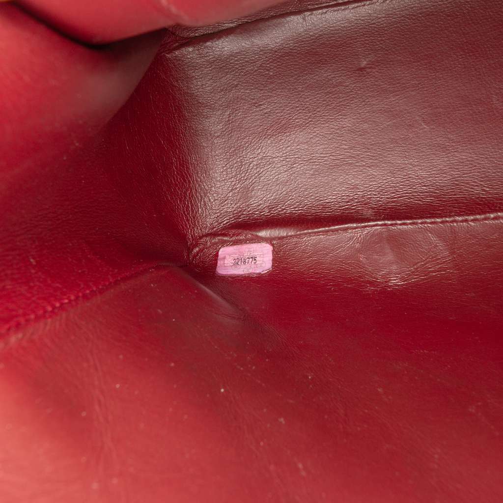 Chanel Maxi XL Classic Lambskin Single Flap - Detail 1