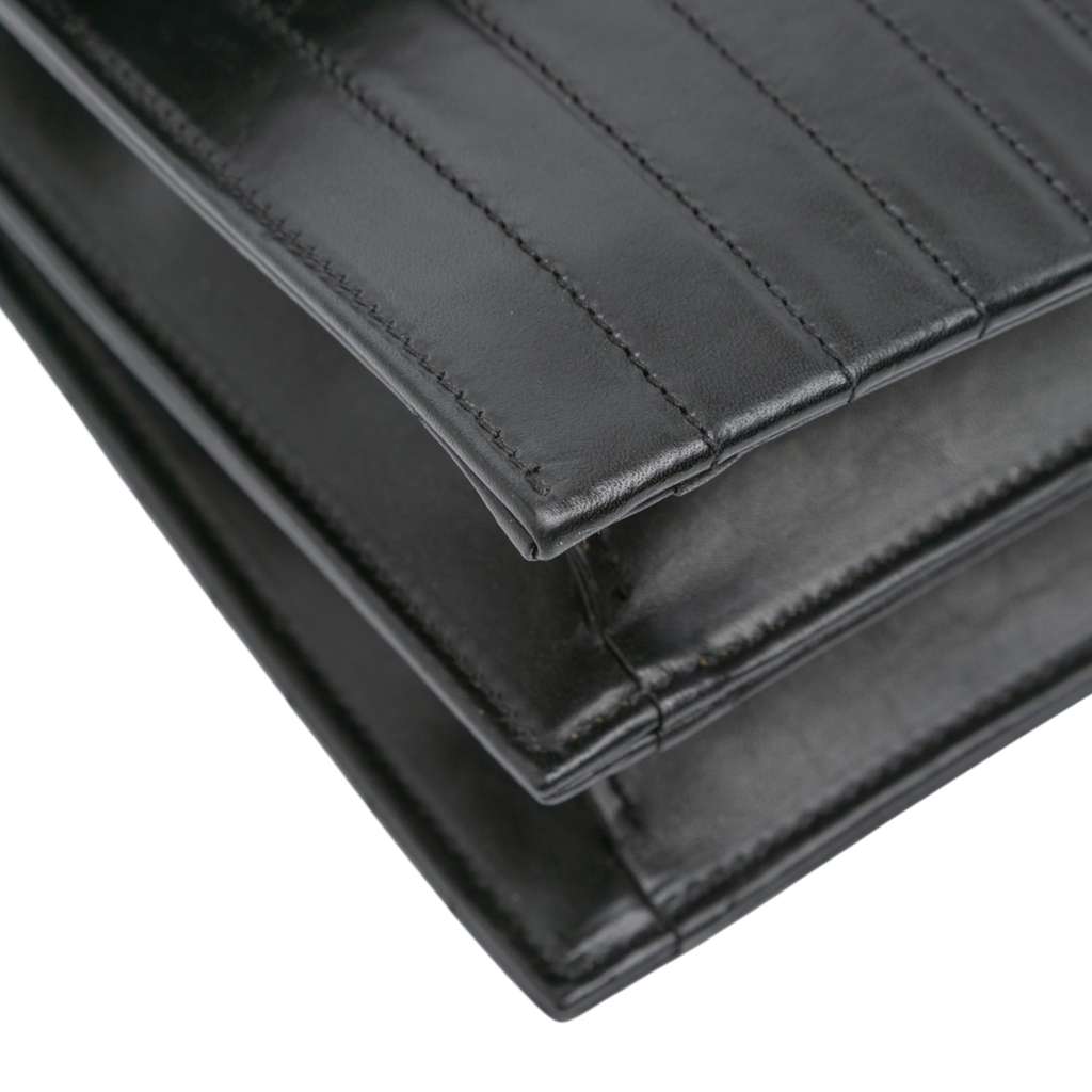 Saint Laurent Quilted Calfskin Victoire Chain Crossbody - Detail 2