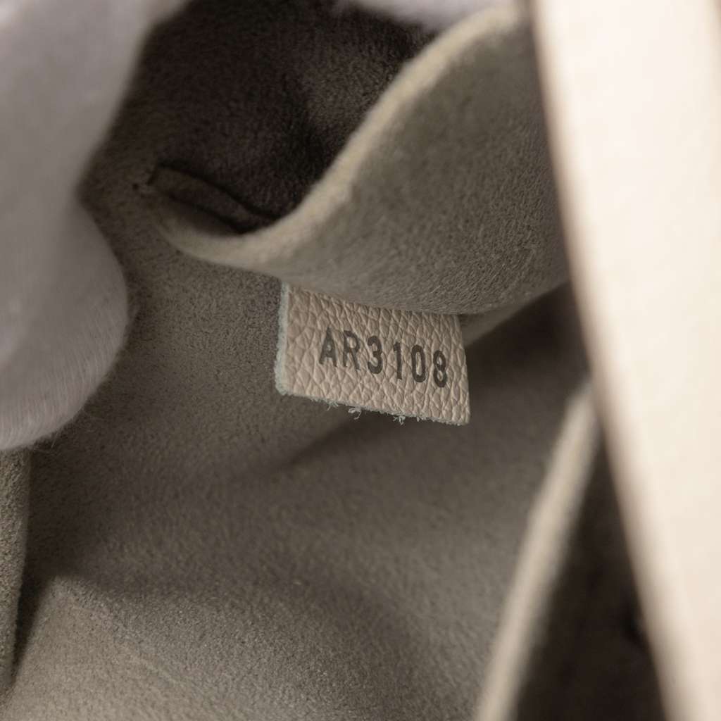 Louis Vuitton MyLockMe BB - Detail 1