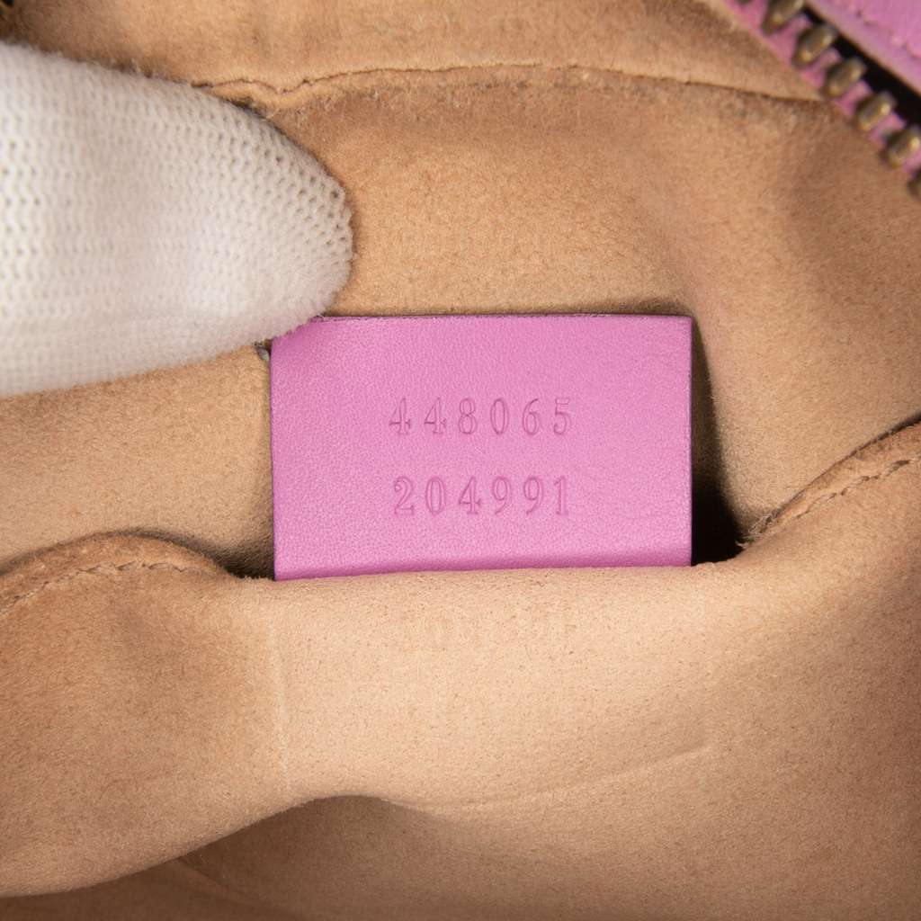 Gucci Mini GG Marmont Matelasse Leather Crossbody - Detail 1