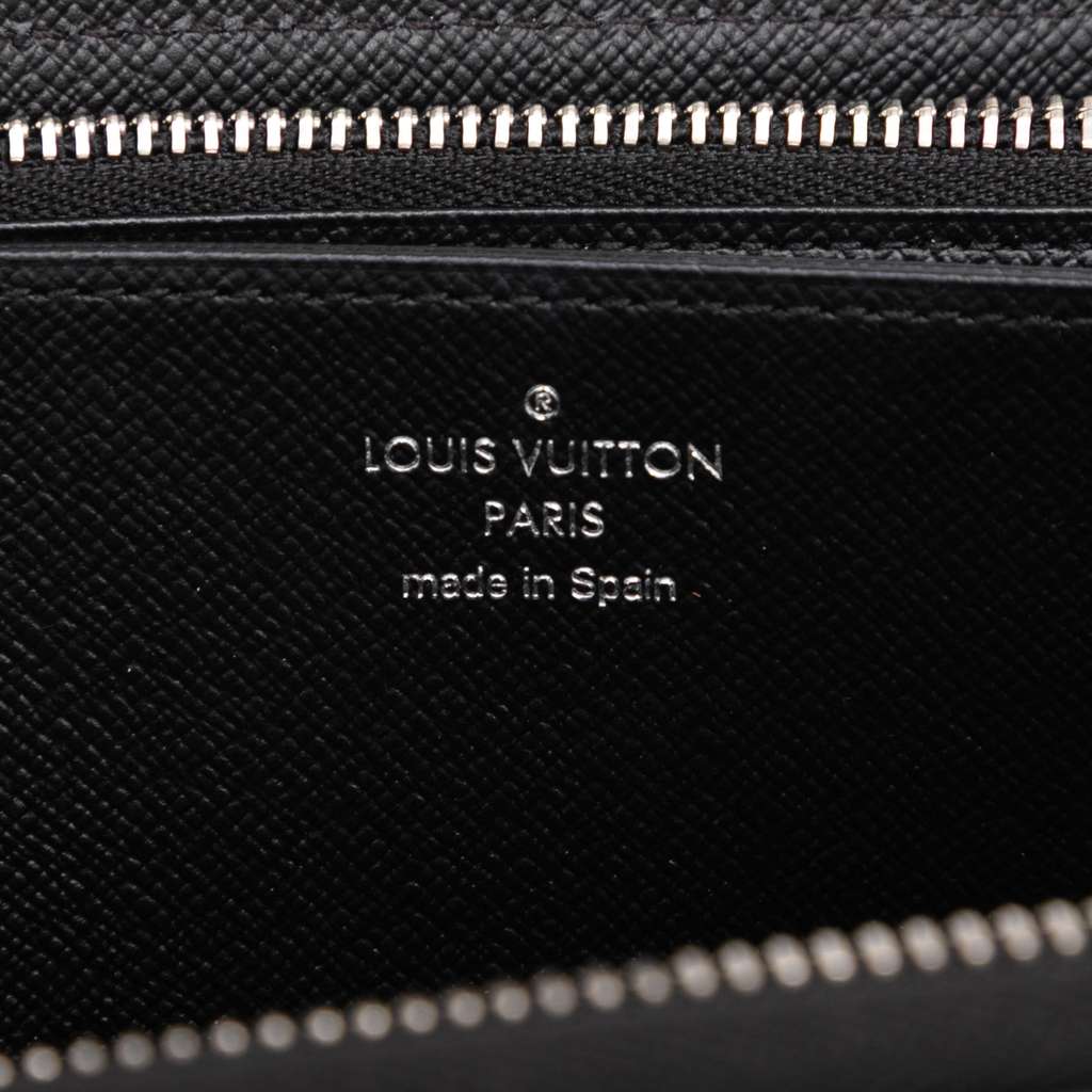 Louis Vuitton Epi Patches Zippy Wallet - Side view