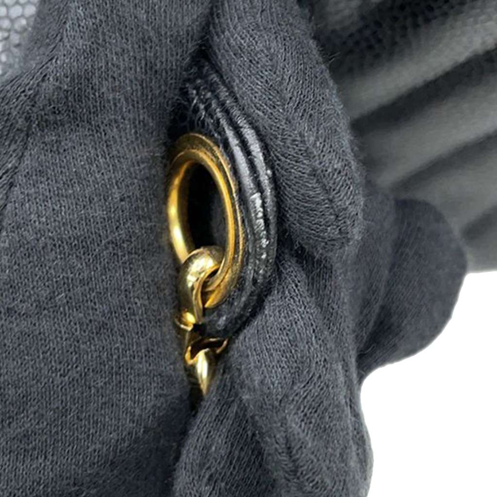 Chanel CC Chevron Caviar Vanity Case with Chain - Image 15