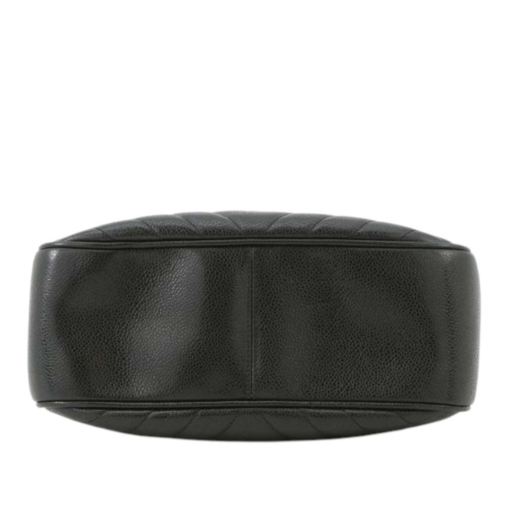 Chanel CC Chevron Caviar Vanity Case with Chain - Image 6