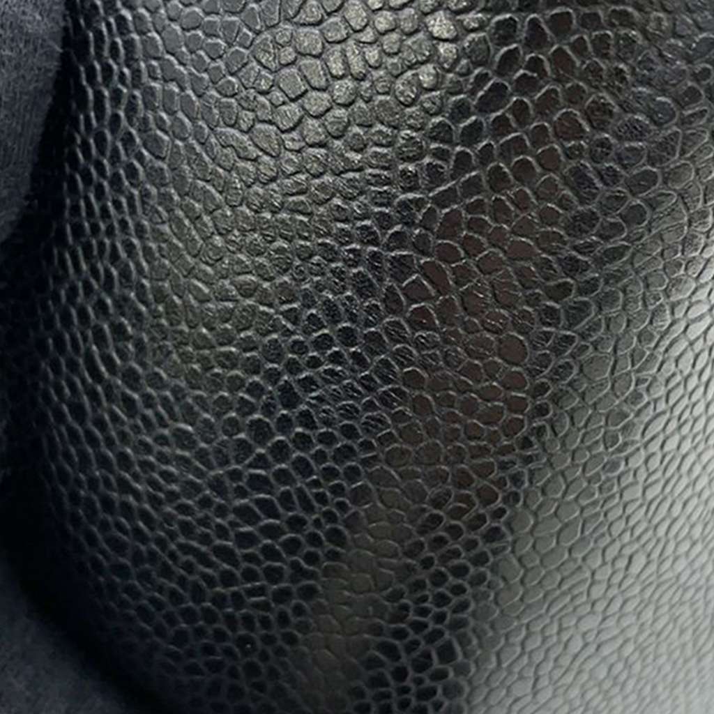 Chanel CC Chevron Caviar Vanity Case with Chain - Detail 1