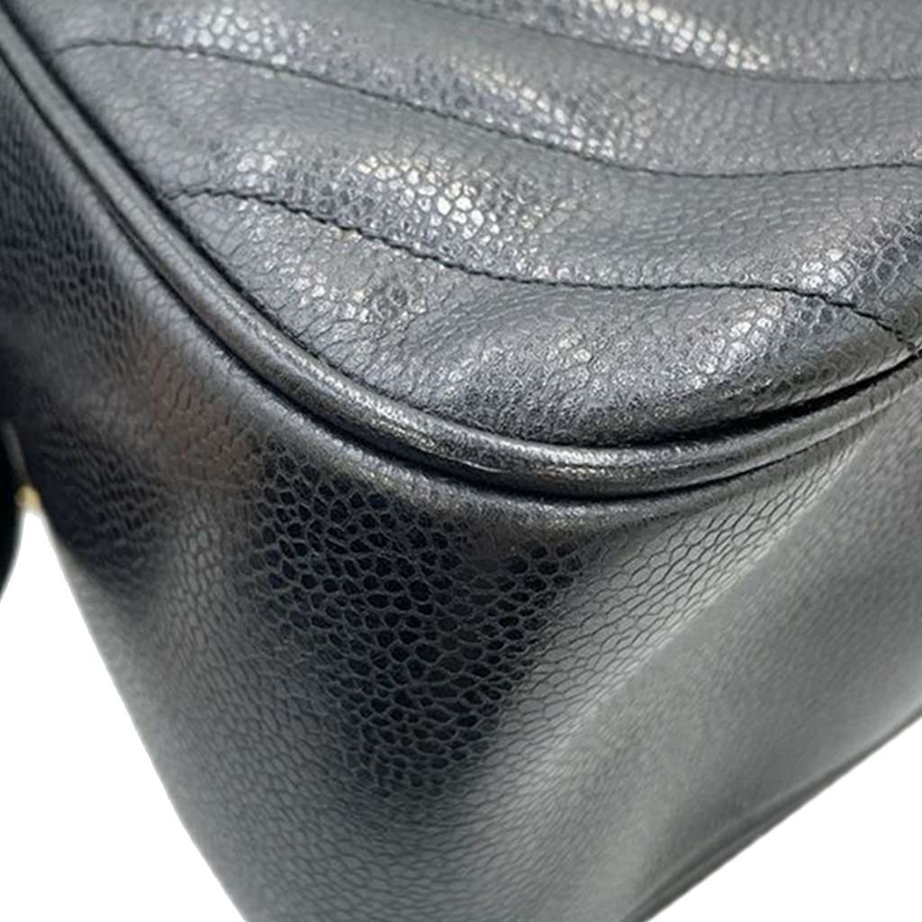 Chanel CC Chevron Caviar Vanity Case with Chain - Detail 2