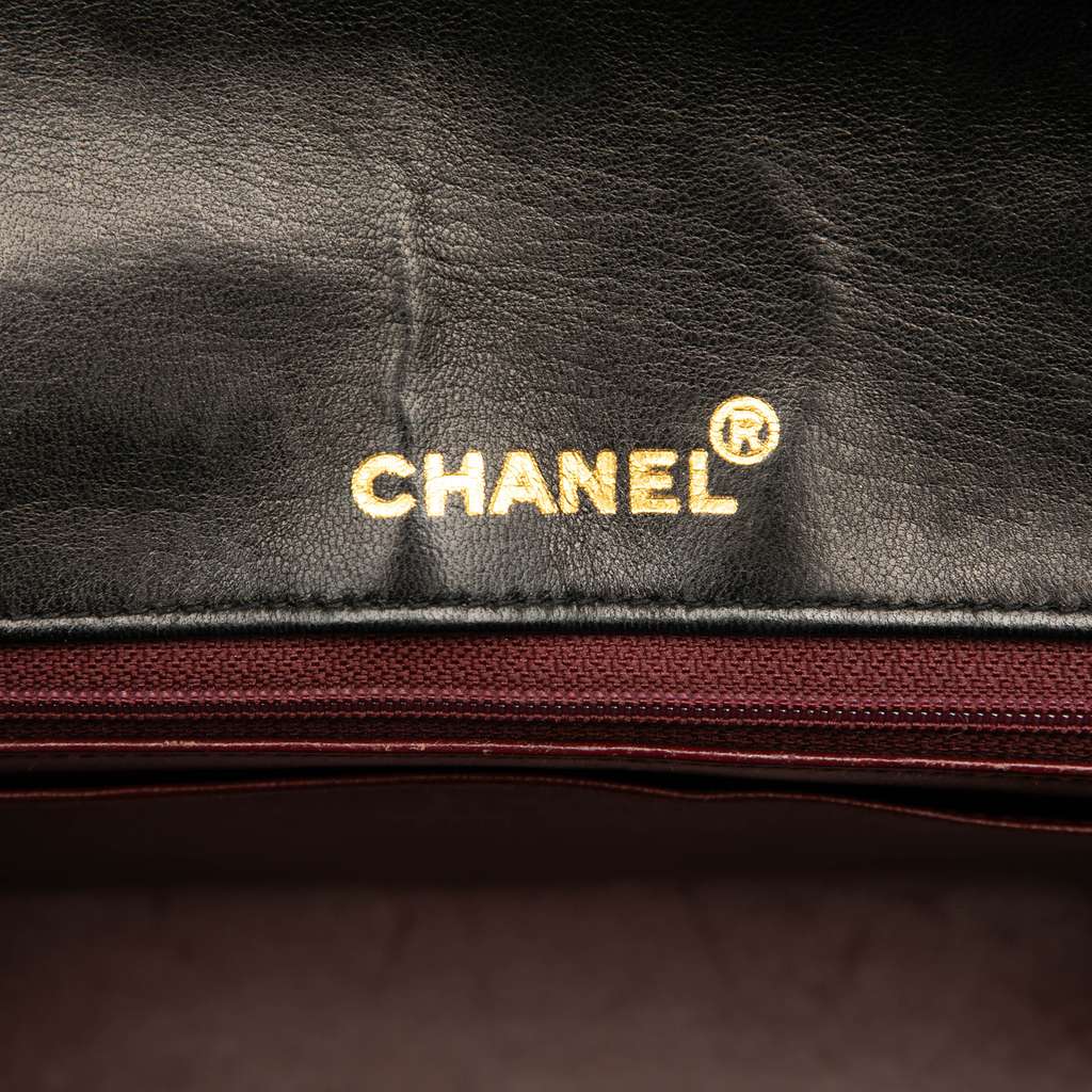 Chanel Medium Quilted Lambskin Mademoiselle Single Flap - Detail 2