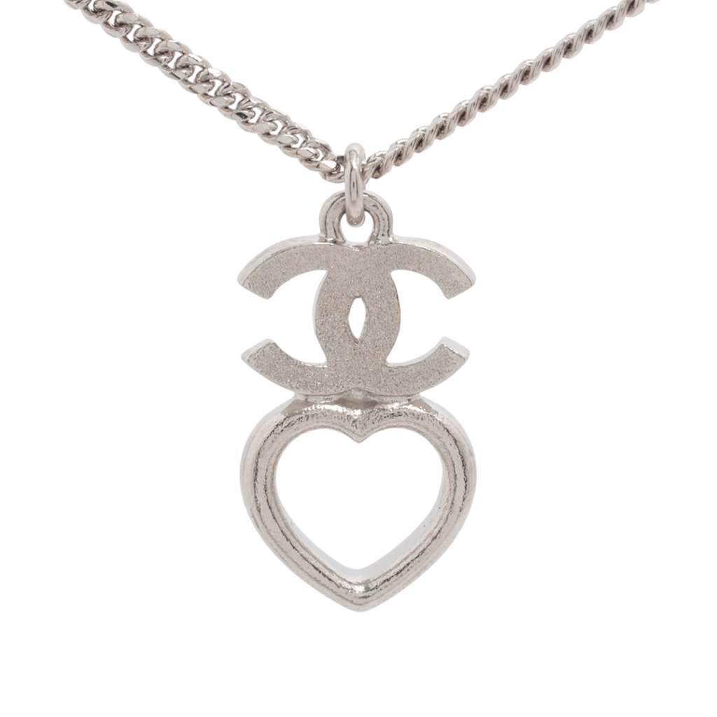 Chanel CC Silver Plated Faux Pearl and Rhinestones Heart Pendant Necklace - 2