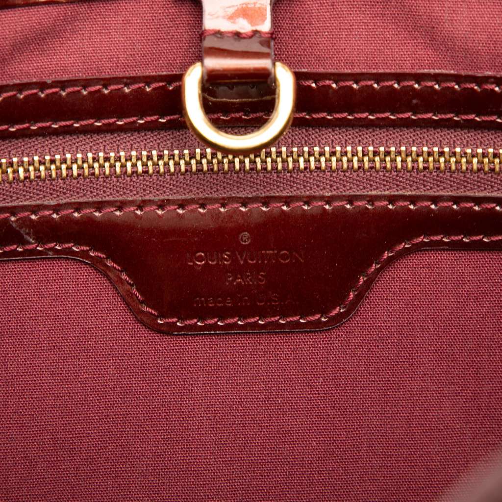 Louis Vuitton Monogram Vernis Wilshire PM - Side view