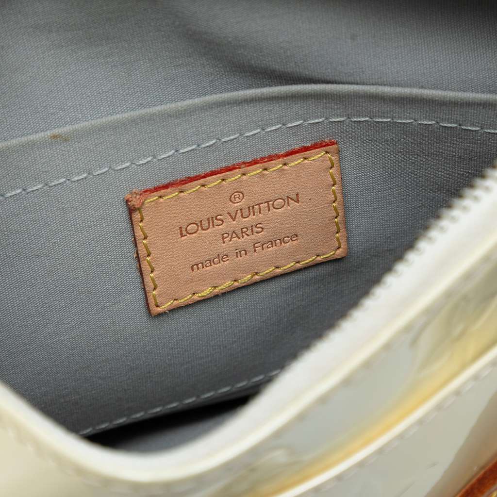 Louis Vuitton Monogram Vernis Minna Street - Side view