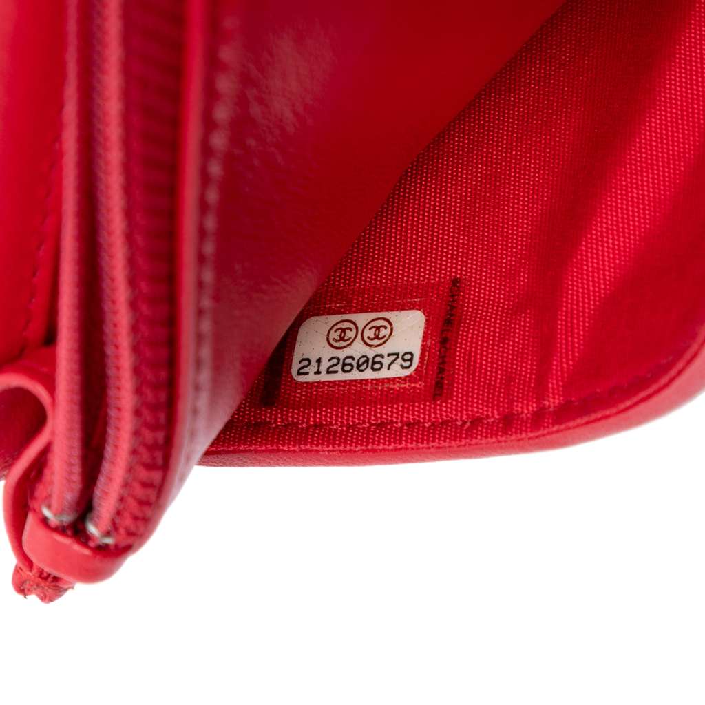 Chanel CC Quilted Tweed Wallet On Chain - Detail 1