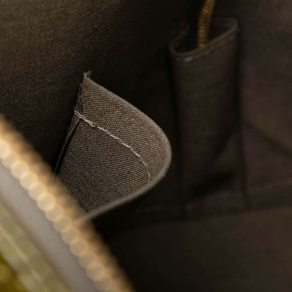 Louis Vuitton Monogram Vernis Alma BB - Detail 2