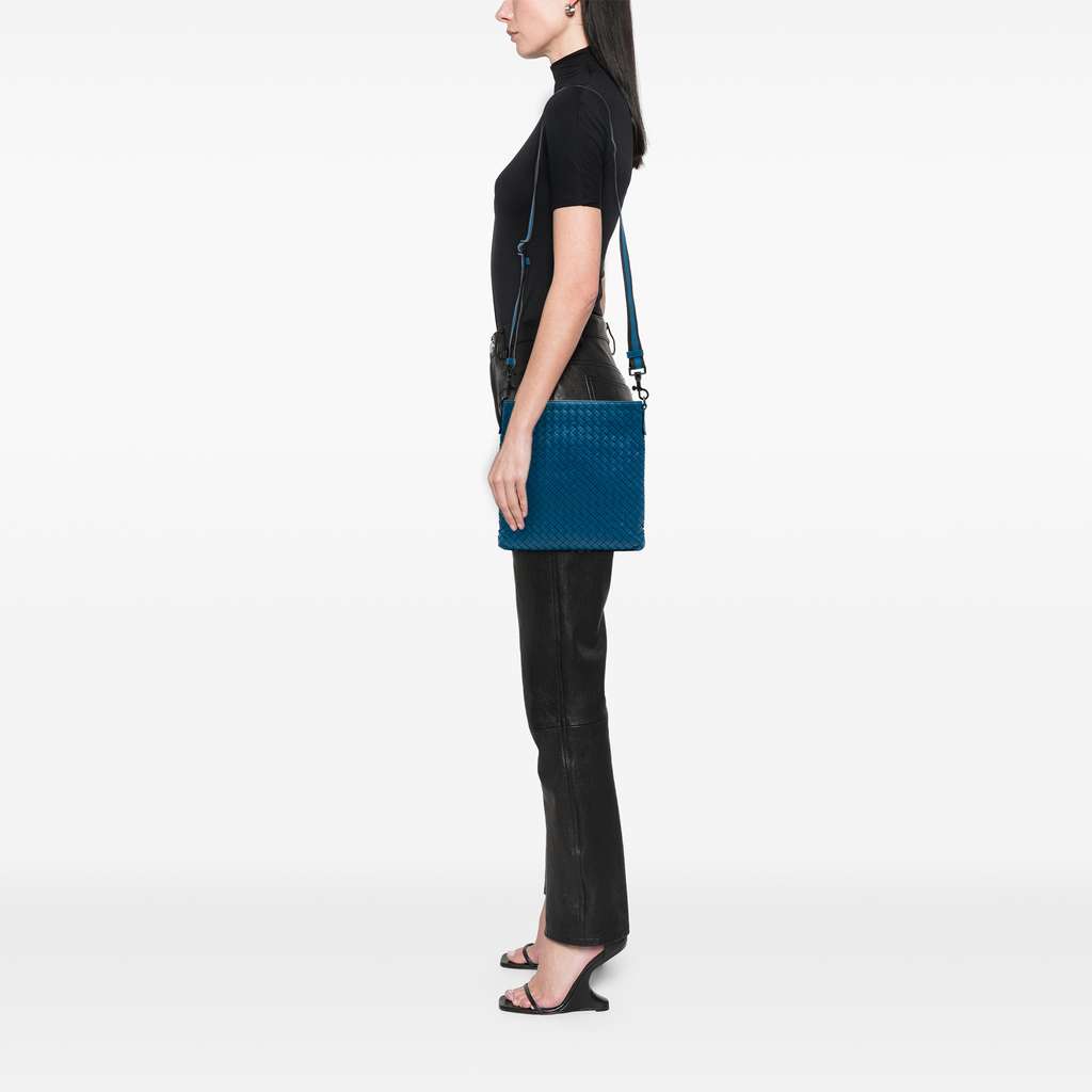 Bottega Veneta Nappa Intrecciato VN Crossbody - Detail 2