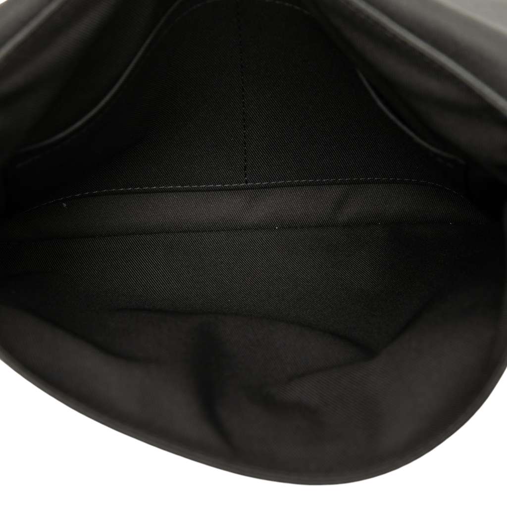 Louis Vuitton Taigarama Outdoor Flap Messenger - 4