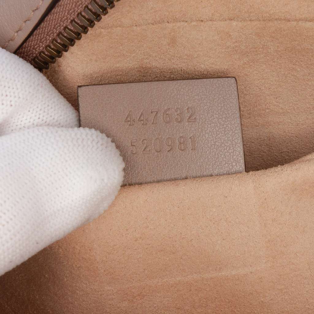 Gucci Small GG Marmont Matelasse Leather Crossbody - Detail 1