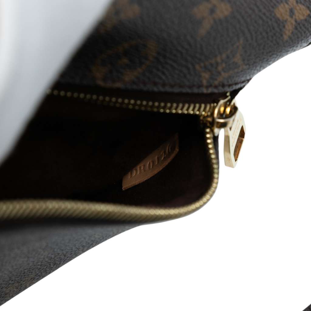 Louis Vuitton Monogram Pochette Metis - Detail 1