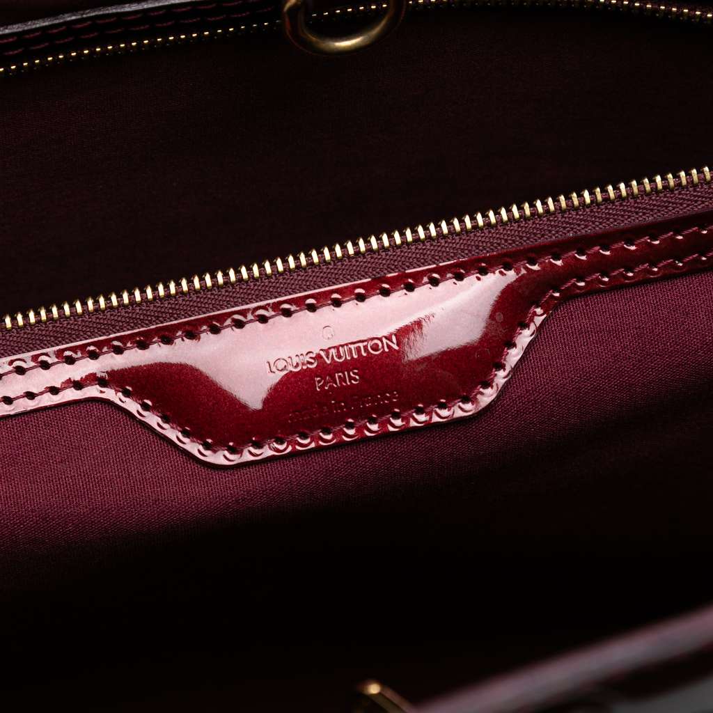 Louis Vuitton Monogram Vernis Wilshire GM - Side view