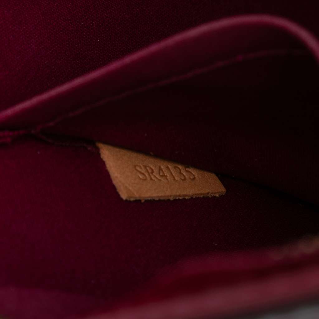 Louis Vuitton Monogram Vernis Brea MM - Detail 1