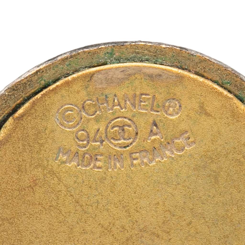 Chanel Gold Plated and Acrylic CC Round Clip On Earrings - Image 6