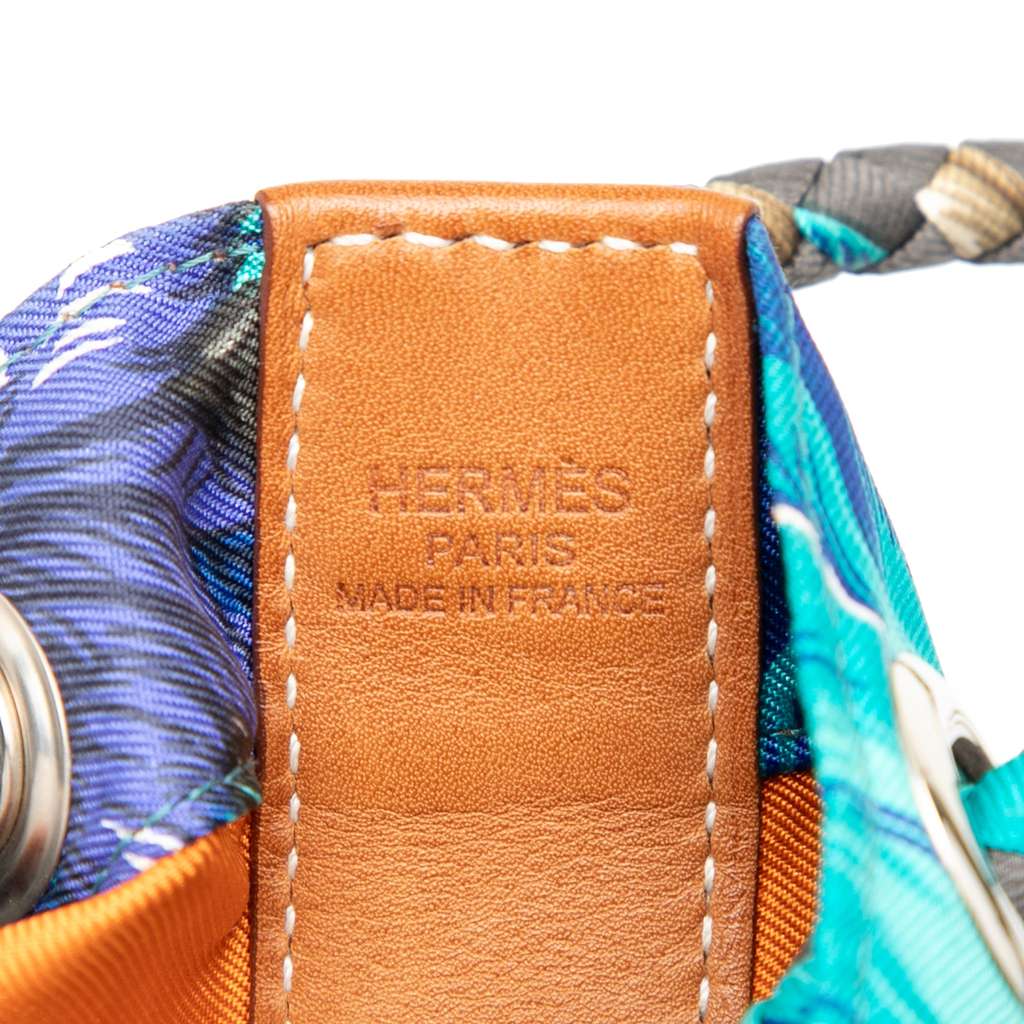 Hermès Silk Brazil Sac Soie Cool 22 - Side view