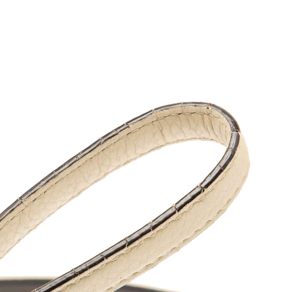 Gucci Medium Leather Bamboo Daily Crossbody - Image 12