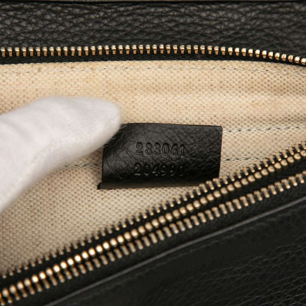 Gucci Pebbled Calfskin Piston Broadway Evening Bag - Detail 1